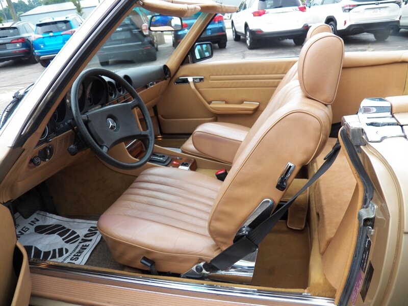 1983 Mercedes-Benz 380 SL Convertible - Photo 19 - Mishawaka, IN 46545