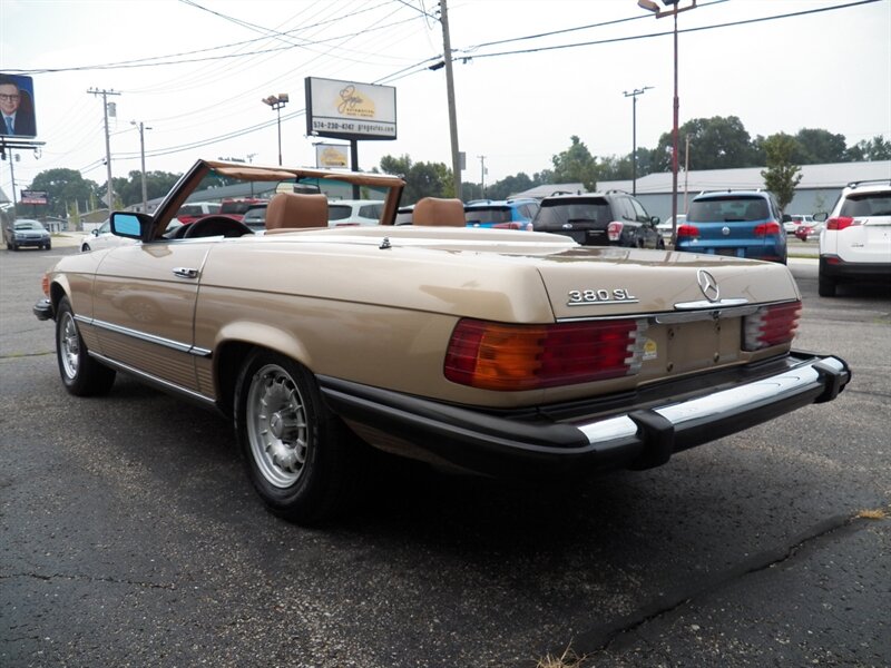 1983 Mercedes-Benz 380 SL Convertible - Photo 6 - Mishawaka, IN 46545