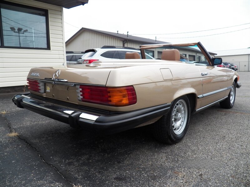 1983 Mercedes-Benz 380 SL Convertible - Photo 5 - Mishawaka, IN 46545