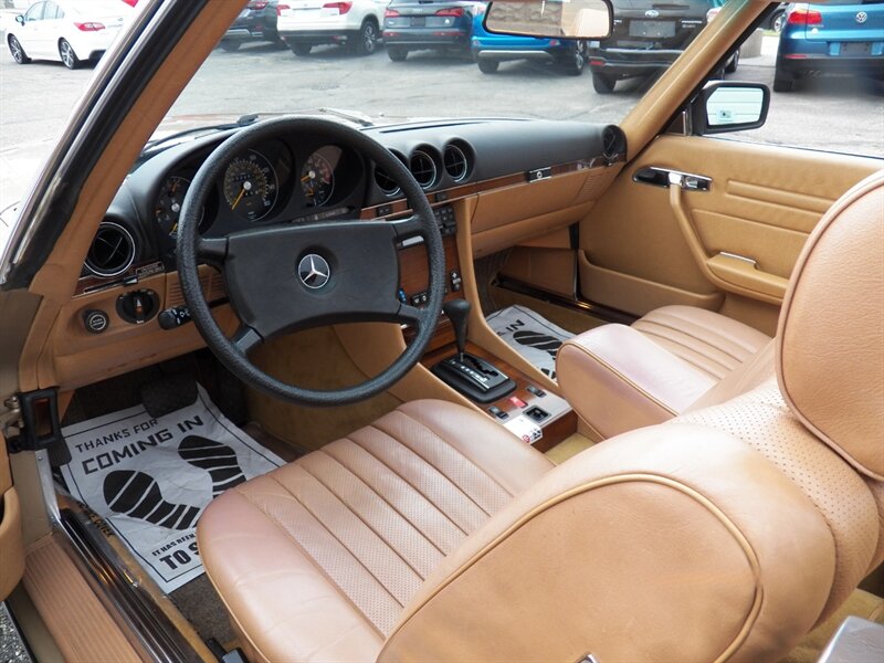 1983 Mercedes-Benz 380 SL Convertible - Photo 23 - Mishawaka, IN 46545