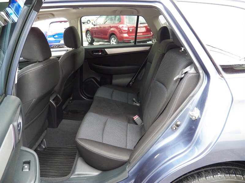 2015 Subaru Outback 2.5i Premium AWD - Photo 9 - Mishawaka, IN 46545