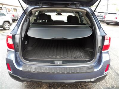 2015 Subaru Outback 2.5i Premium AWD - Photo 10 - Mishawaka, IN 46545
