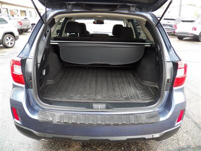 2015 Subaru Outback 2.5i Premium AWD - Photo 11 - Mishawaka, IN 46545