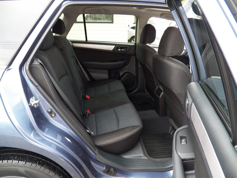 2015 Subaru Outback 2.5i Premium AWD - Photo 12 - Mishawaka, IN 46545