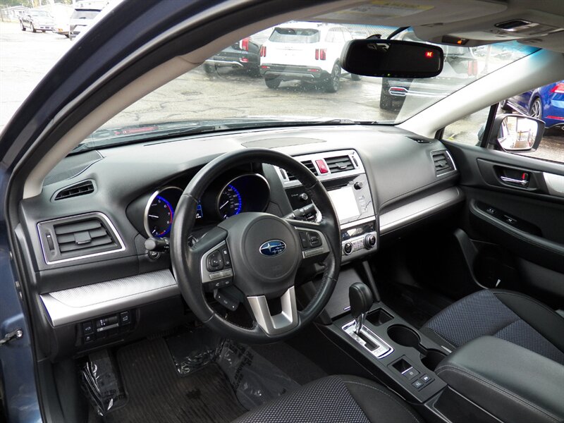 2015 Subaru Outback 2.5i Premium AWD - Photo 8 - Mishawaka, IN 46545