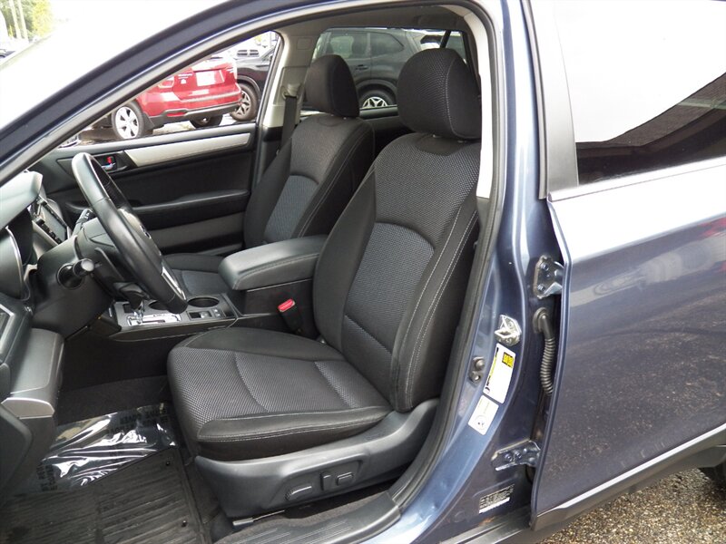 2015 Subaru Outback 2.5i Premium AWD - Photo 7 - Mishawaka, IN 46545