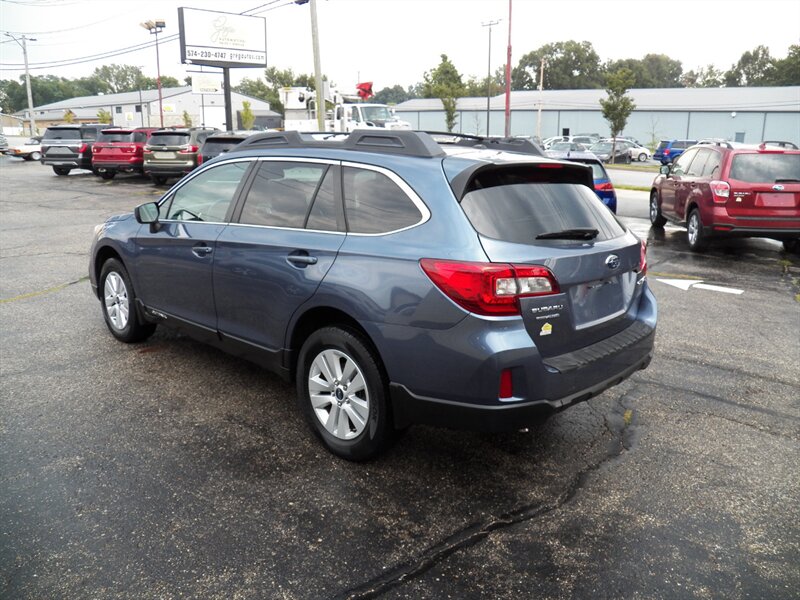 2015 Subaru Outback 2.5i Premium AWD - Photo 3 - Mishawaka, IN 46545
