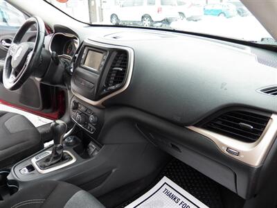2015 Jeep Cherokee Sport  4x4 - Photo 16 - Mishawaka, IN 46545