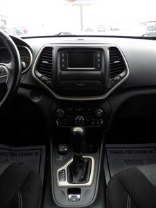 2015 Jeep Cherokee Sport  4x4 - Photo 18 - Mishawaka, IN 46545