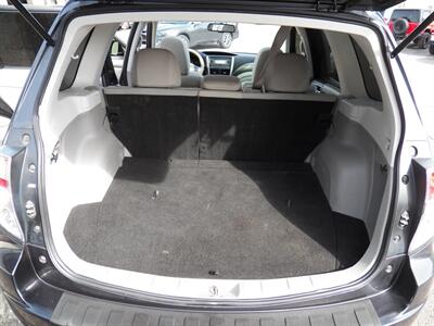 2012 Subaru Forester 2.5X Premium  AWD - Photo 11 - Mishawaka, IN 46545