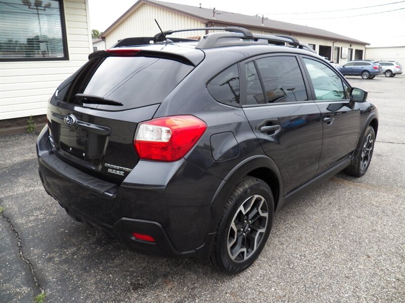 2016 Subaru Crosstrek 2.0i Premium AWD - Photo 4 - Mishawaka, IN 46545