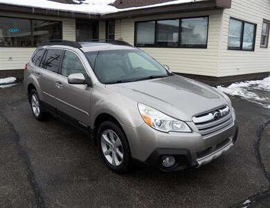 2014 Subaru Outback 3.6R Limited   - Photo 1 - Mishawaka, IN 46545
