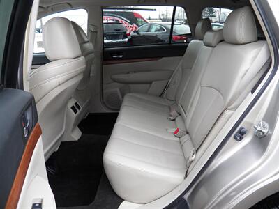 2014 Subaru Outback 3.6R Limited   - Photo 14 - Mishawaka, IN 46545