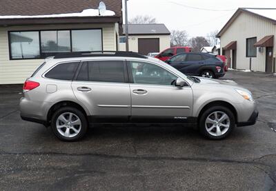 2014 Subaru Outback 3.6R Limited   - Photo 2 - Mishawaka, IN 46545