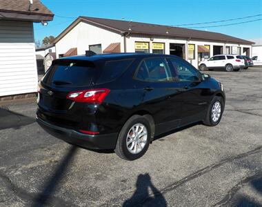 2018 Chevrolet Equinox LS   - Photo 3 - Mishawaka, IN 46545