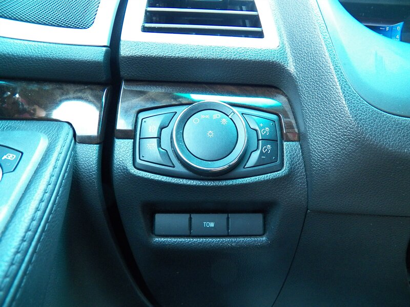 2014 Ford Explorer Limited photo 30