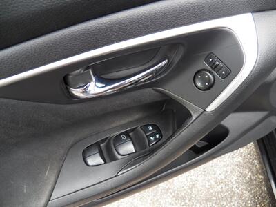 2015 Nissan Altima 2.5   - Photo 13 - Mishawaka, IN 46545