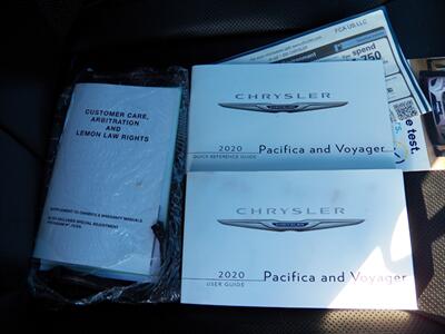 2020 Chrysler Pacifica Limited 35th Anniversary   - Photo 24 - Mishawaka, IN 46545