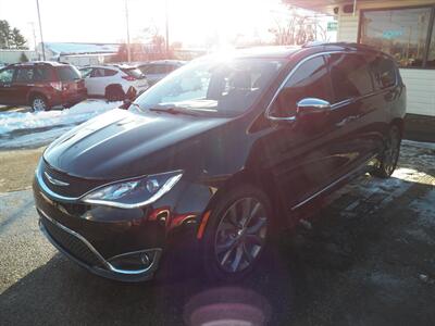 2020 Chrysler Pacifica Limited 35th Anniversary   - Photo 2 - Mishawaka, IN 46545
