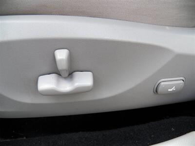 2013 Subaru Forester 2.5X Premium  AWD - Photo 9 - Mishawaka, IN 46545