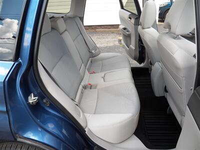 2013 Subaru Forester 2.5X Premium  AWD - Photo 12 - Mishawaka, IN 46545