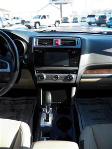 2016 Subaru Outback 2.5i Limited AWD - Photo 20 - Mishawaka, IN 46545