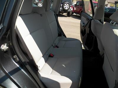 2018 Subaru Forester 2.5i  AWD - Photo 13 - Mishawaka, IN 46545