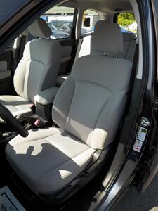 2018 Subaru Forester 2.5i  AWD - Photo 10 - Mishawaka, IN 46545