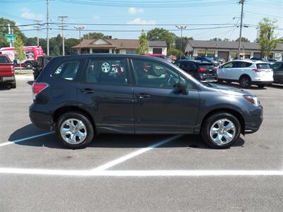 2018 Subaru Forester 2.5i  AWD - Photo 2 - Mishawaka, IN 46545