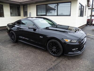 2015 Ford Mustang GT Premium   - Photo 4 - Mishawaka, IN 46545