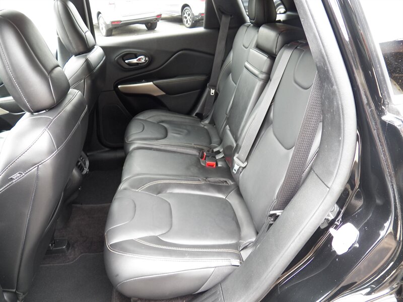 2018 Jeep Cherokee Limited 4X4 - Photo 13 - Mishawaka, IN 46545