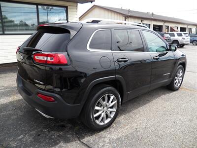 2018 Jeep Cherokee Limited 4X4 - Photo 5 - Mishawaka, IN 46545