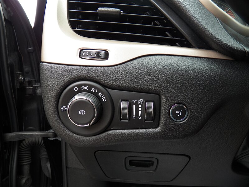 2018 Jeep Cherokee Limited 4X4 - Photo 27 - Mishawaka, IN 46545