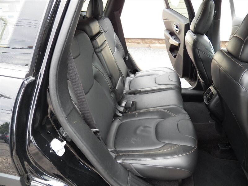 2018 Jeep Cherokee Limited 4X4 - Photo 15 - Mishawaka, IN 46545