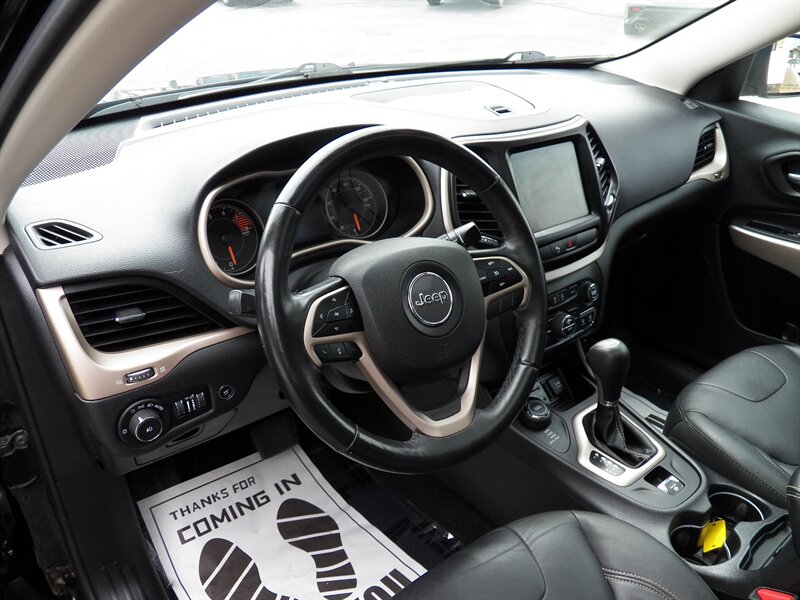 2018 Jeep Cherokee Limited 4X4 - Photo 10 - Mishawaka, IN 46545