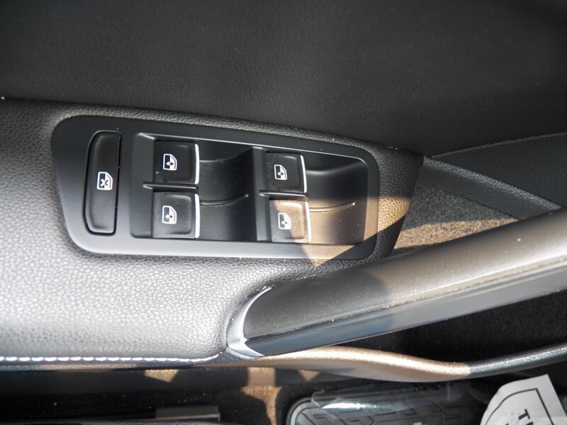 2018 Volkswagen Golf R 4Motion AWD - Photo 20 - Mishawaka, IN 46545