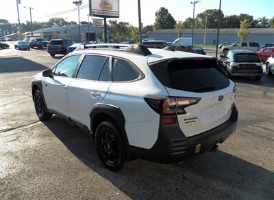 2022 Subaru Outback Wilderness  AWD - Photo 5 - Mishawaka, IN 46545