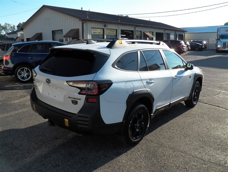 2022 Subaru Outback Wilderness photo 2