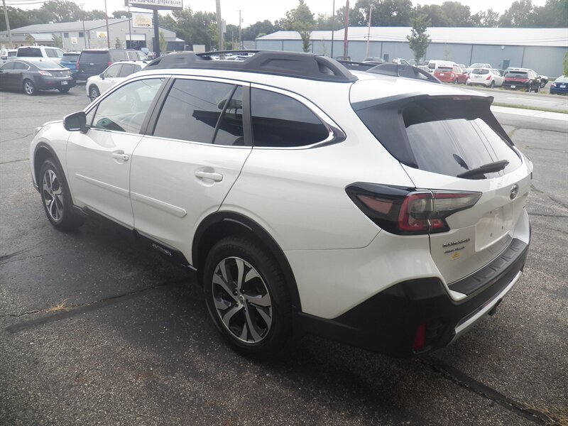 2020 Subaru Outback Limited AWD - Photo 4 - Mishawaka, IN 46545