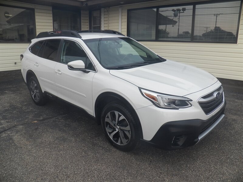 2020 Subaru Outback Limited  AWD - Photo 1 - Mishawaka, IN 46545