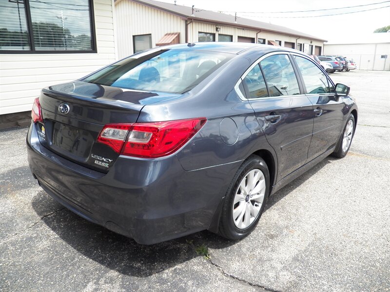 2015 Subaru Legacy 2.5i Premium AWD - Photo 4 - Mishawaka, IN 46545
