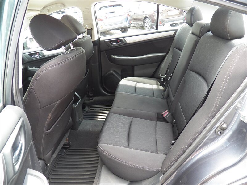 2015 Subaru Legacy 2.5i Premium AWD - Photo 8 - Mishawaka, IN 46545