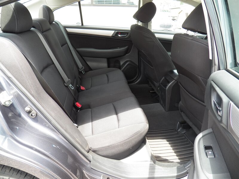2015 Subaru Legacy 2.5i Premium AWD - Photo 11 - Mishawaka, IN 46545
