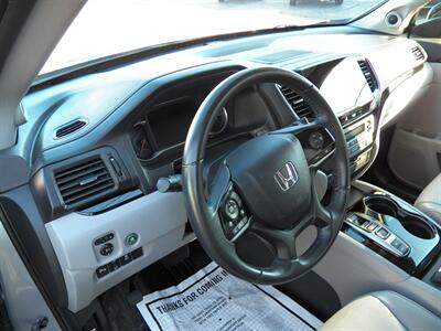 2019 Honda Pilot Touring w/Rear Captain's  AWD - Photo 8 - Mishawaka, IN 46545