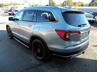 2019 Honda Pilot Touring w/Rear Captain's  AWD - Photo 2 - Mishawaka, IN 46545