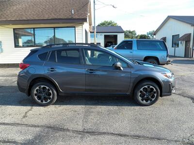 2022 Subaru Crosstrek Premium  AWD - Photo 2 - Mishawaka, IN 46545