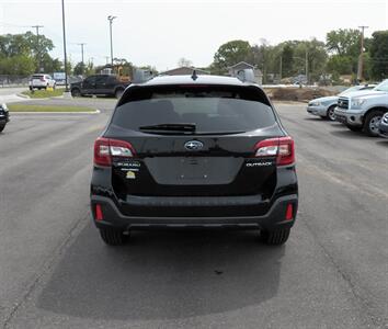 2018 Subaru Outback 2.5i Limited  AWD - Photo 4 - Mishawaka, IN 46545