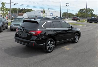 2018 Subaru Outback 2.5i Limited  AWD - Photo 3 - Mishawaka, IN 46545