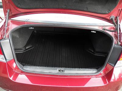 2014 Subaru Legacy 2.5i  AWD - Photo 8 - Mishawaka, IN 46545