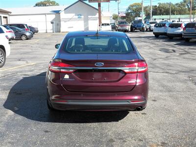 2017 Ford Fusion SE   - Photo 4 - Mishawaka, IN 46545